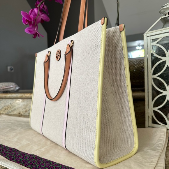 Tory Burch Blake Canvas Jumbo Tote In CANVAS / PINK PASTRY /
PASTEL YELLOW - Picture 3 of 12